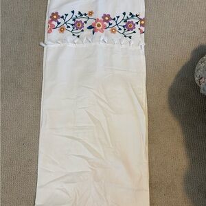 Pillowfort White Fabric with Teal Tag